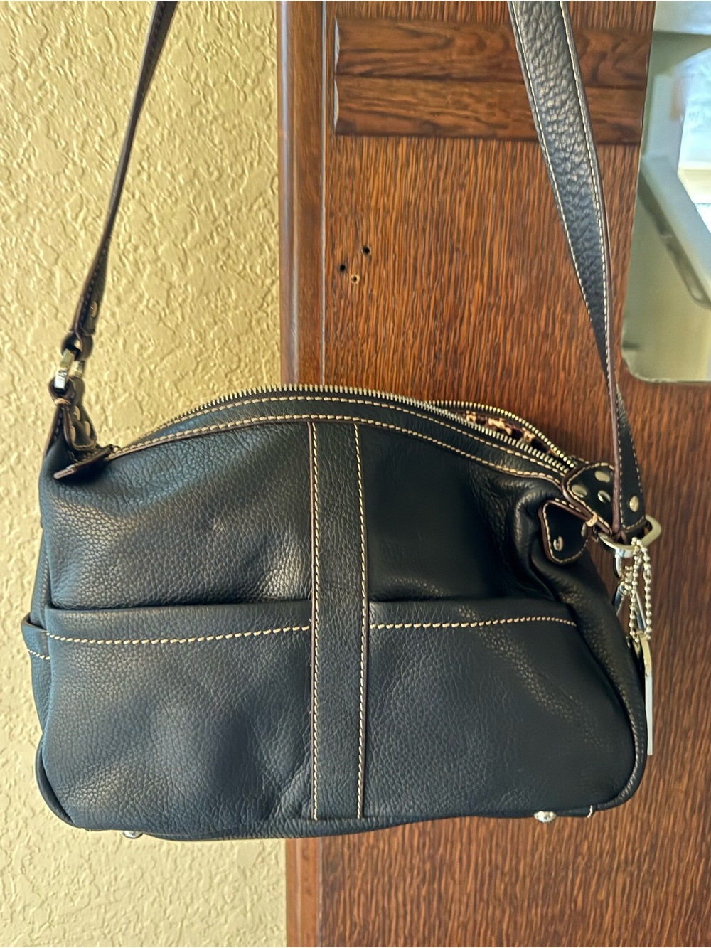 Tignanello Black Purse Pebbled Leather Multi Zip Crossbody Bag Organizer EUC - Picture 3 of 11